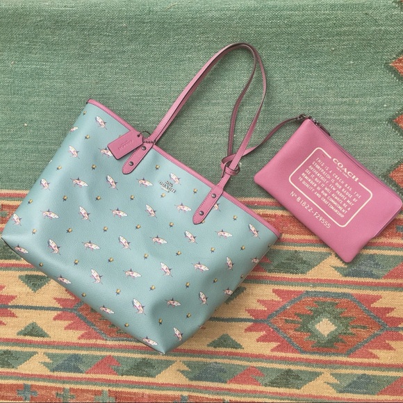 coach shark tote
